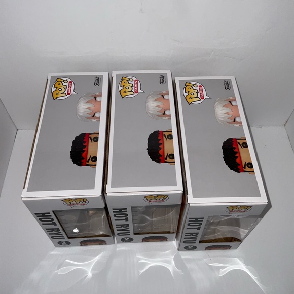 Funko STREET FIGHTER HOT RYU AND VIOLENT KEN NIB EXCLUSIVE POP PRICE FIRM - Picture 5 of 6
